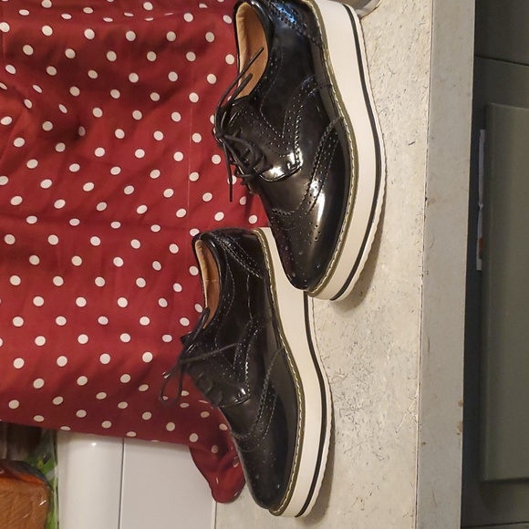 BLACK SHOES SIZE 7.5. - Picture 3 of 5